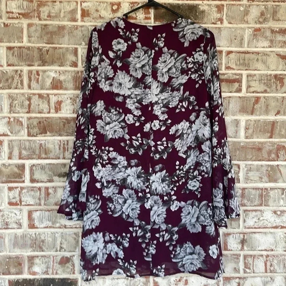Speechless Plum Floral Sheer Lined Tunic Blouse - Picture 8 of 8